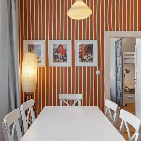 Cozy 2 Bedroom Flat In Prag