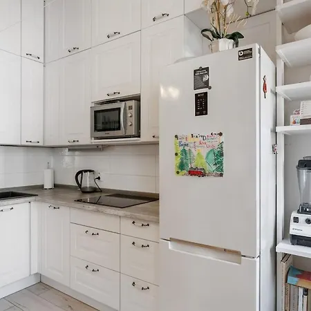 Cozy 2 Bedroom Flat In Apartment