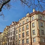 Cozy 2 Bedroom Flat In Daire Prag