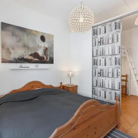 Апартаменты Cozy 2 Bedroom Flat In Прага