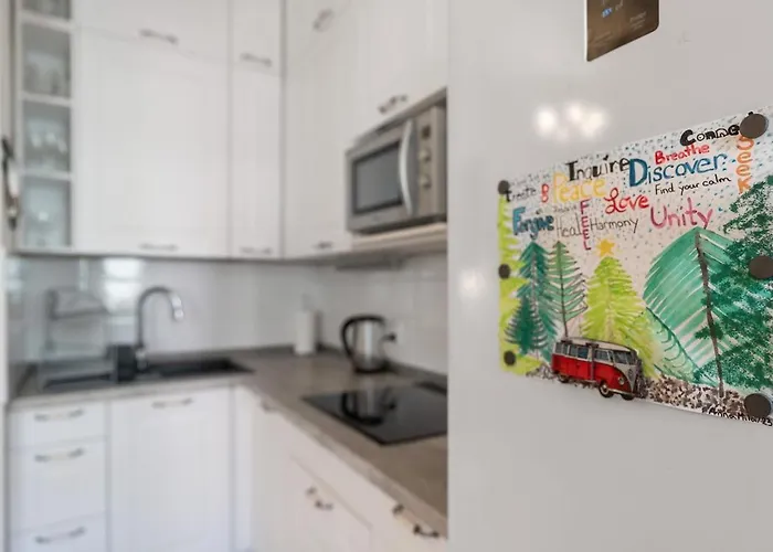 Cozy 2 Bedroom Flat In